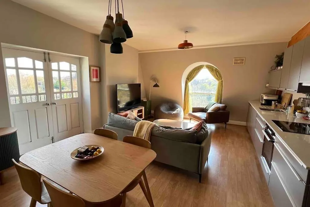 Appartamento Peaceful Bright City Hide Away With Parking Londra