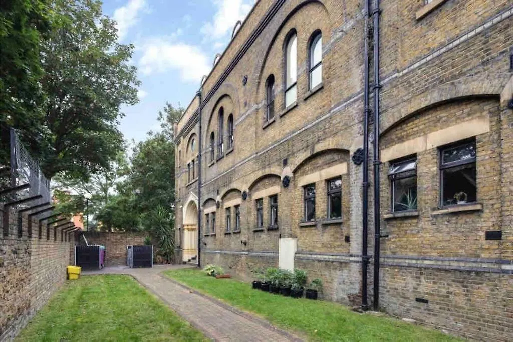 Peaceful Bright City Hide Away With Parking Apartment London United Kingdom