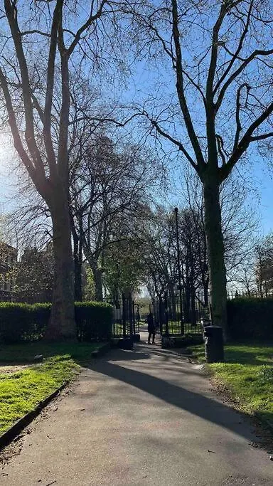 Peaceful Bright City Hide Away With Parking Apartment London 0*,  United Kingdom