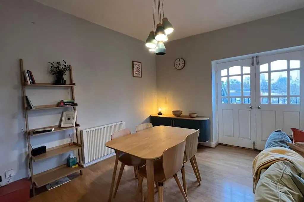 Peaceful Bright City Hide Away With Parking Apartment London 0*,